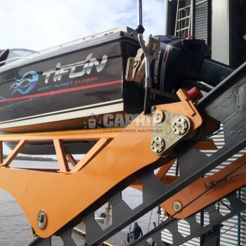 Elevador de Costa frontal para embarcaciones hasta 3 ton/26 pies